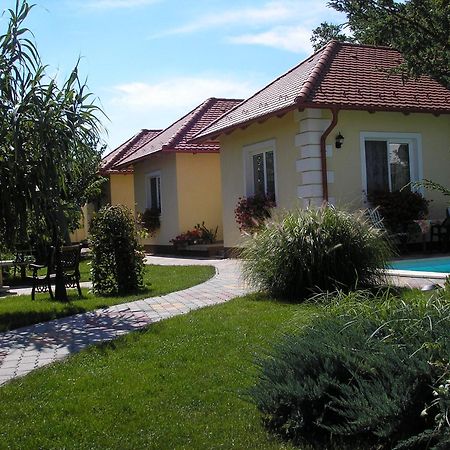 Kaktuszvirág Apartmanház Hajdúszoboszló Esterno foto