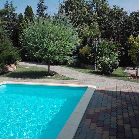 Kaktuszvirág Apartmanház Hajdúszoboszló Esterno foto