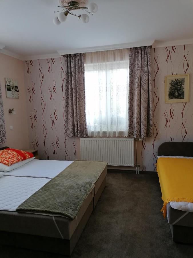 Kaktuszvirág Apartmanház Hajdúszoboszló Esterno foto