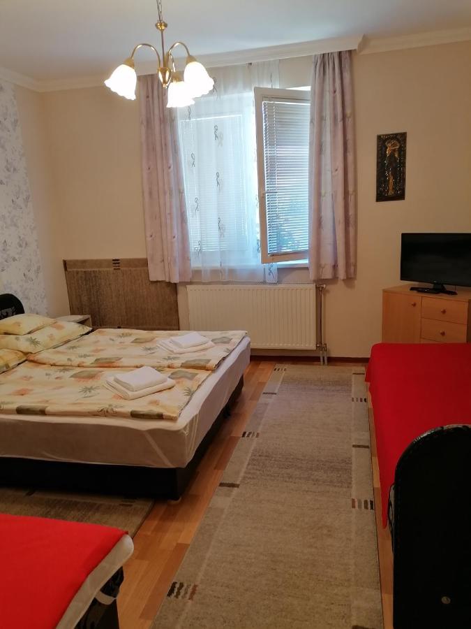 Kaktuszvirág Apartmanház Hajdúszoboszló Esterno foto