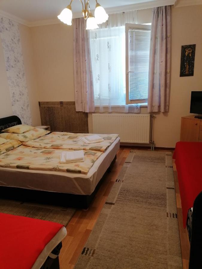 Kaktuszvirág Apartmanház Hajdúszoboszló Esterno foto