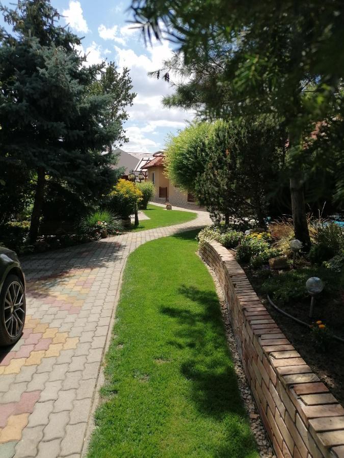 Kaktuszvirág Apartmanház Hajdúszoboszló Esterno foto